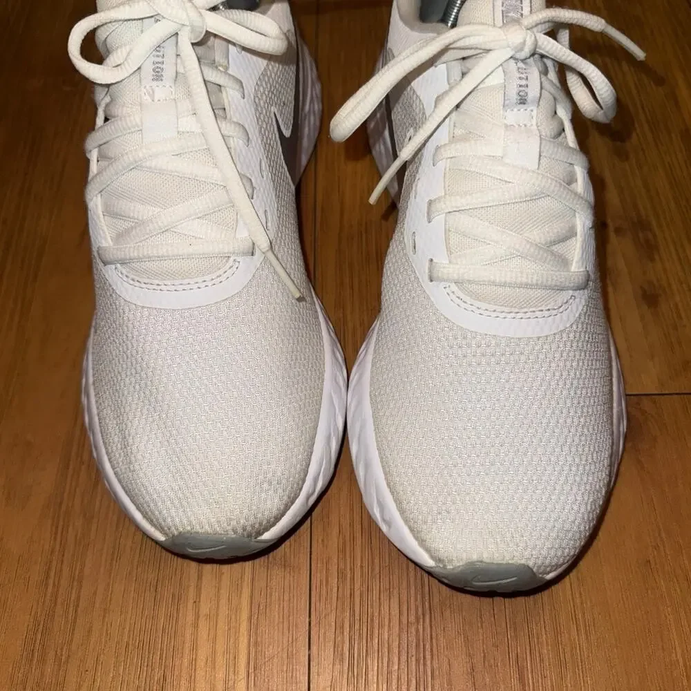 Nike Revolution Women’s Running Shoes Size 9.5 White Pure Platinum BQ3207-100